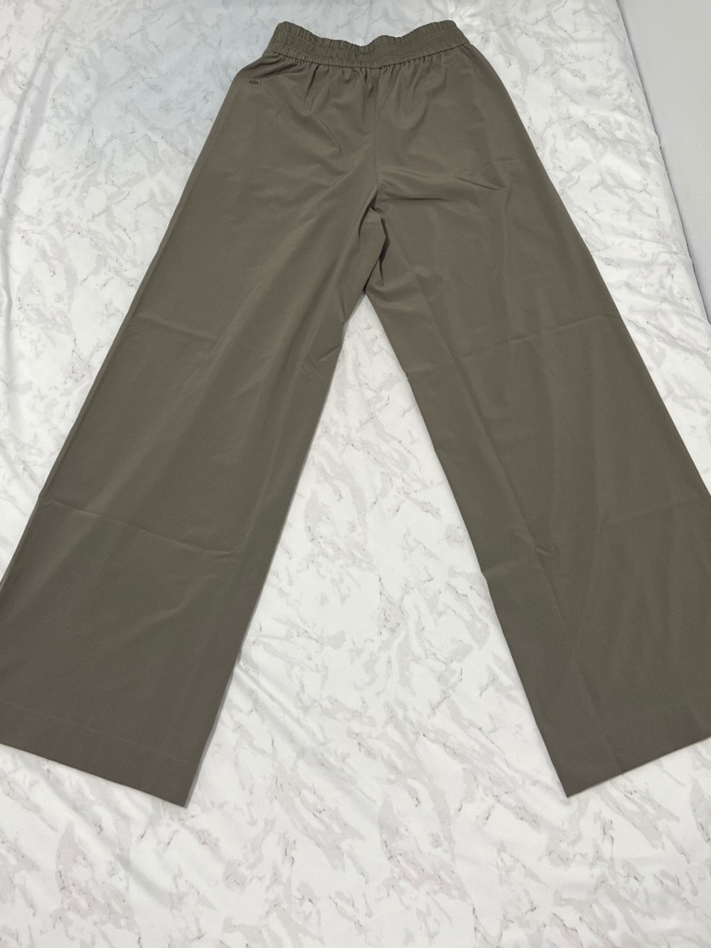 lululemon Breezily Mid-Rise Pant SHORT - Size XXS